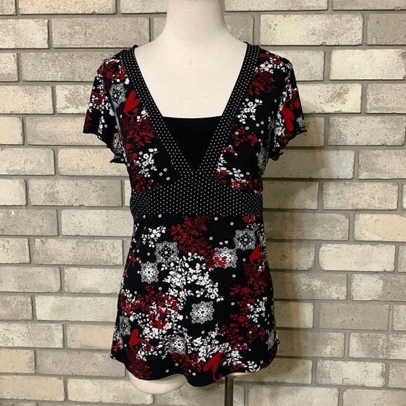 3for$20 blouse fits small tighter fit or xs loose fit - Picture 1 of 4